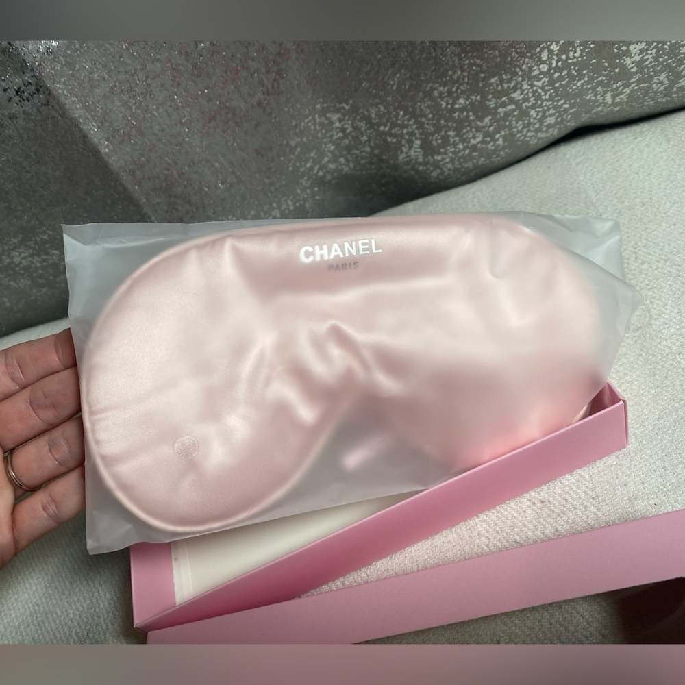 Chanel Pink Silk Sleep Mask - Picture 3 of 5